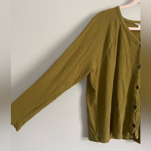 Madewell Oversized Light Button Up Top in Olive - Picture 2 of 8